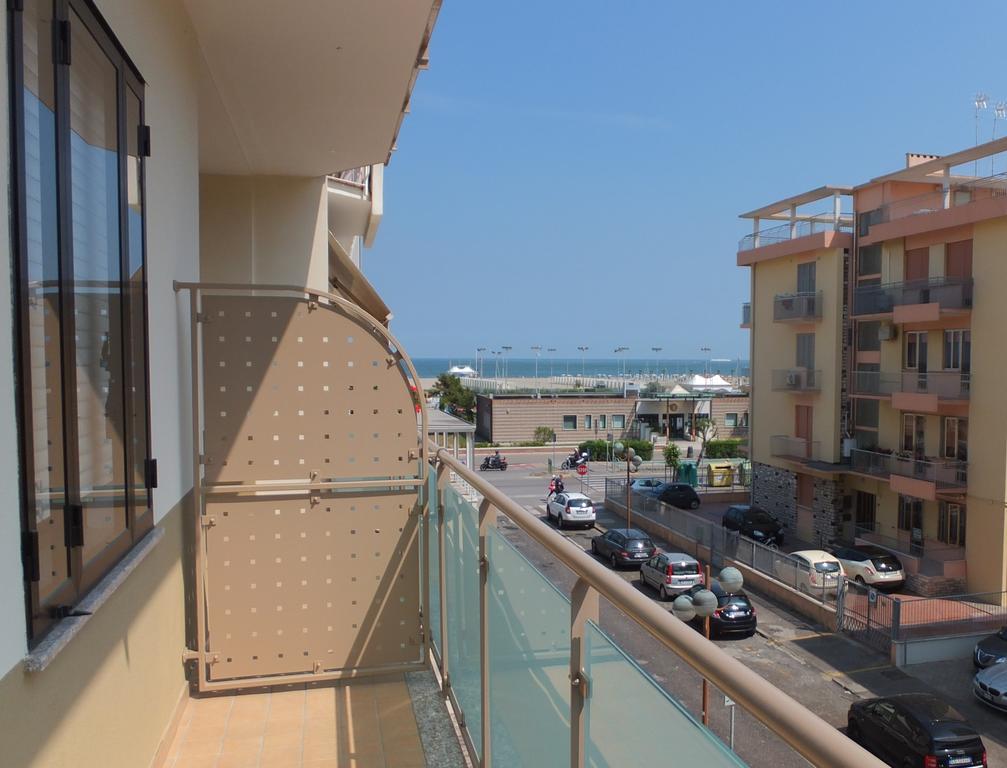 Hotel Nettuno Sottomarina Exterior foto